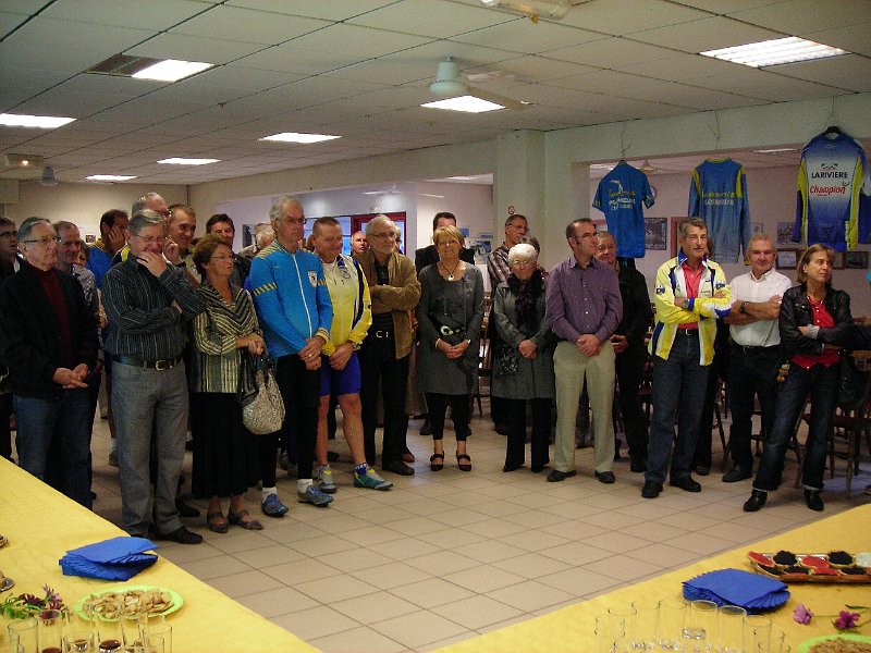 2010-10-10 13 Une assemblee attentive.JPG